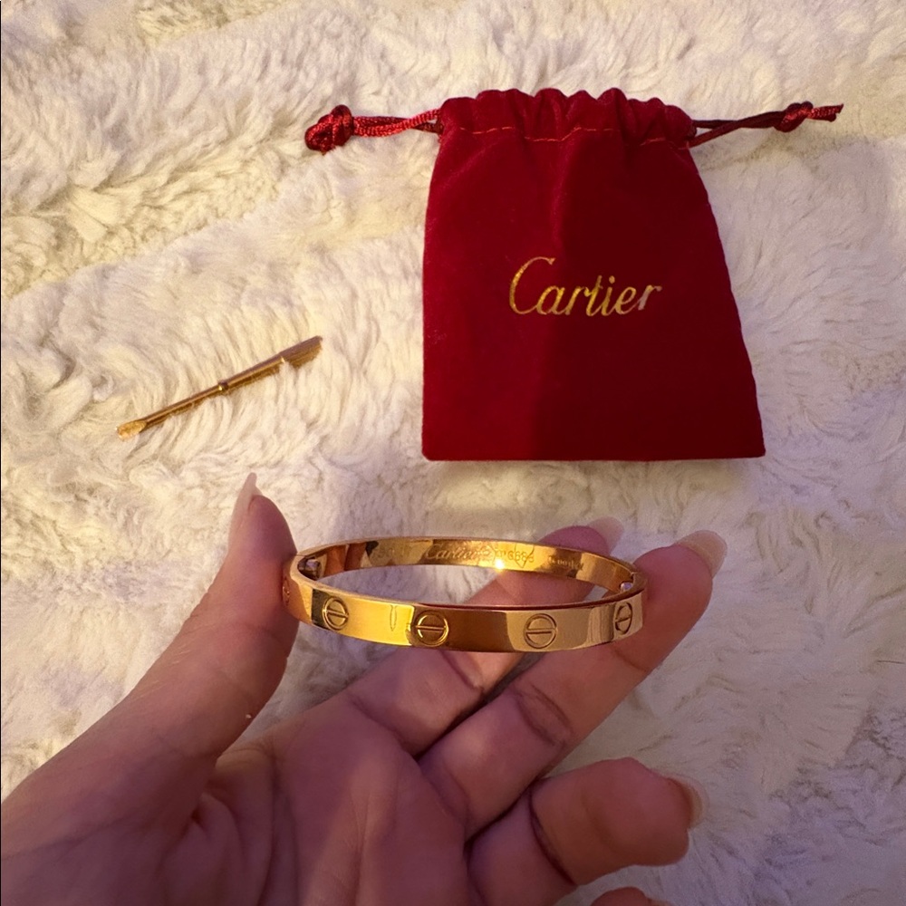 Rose Gold “Love-like” Bangle Bracelet